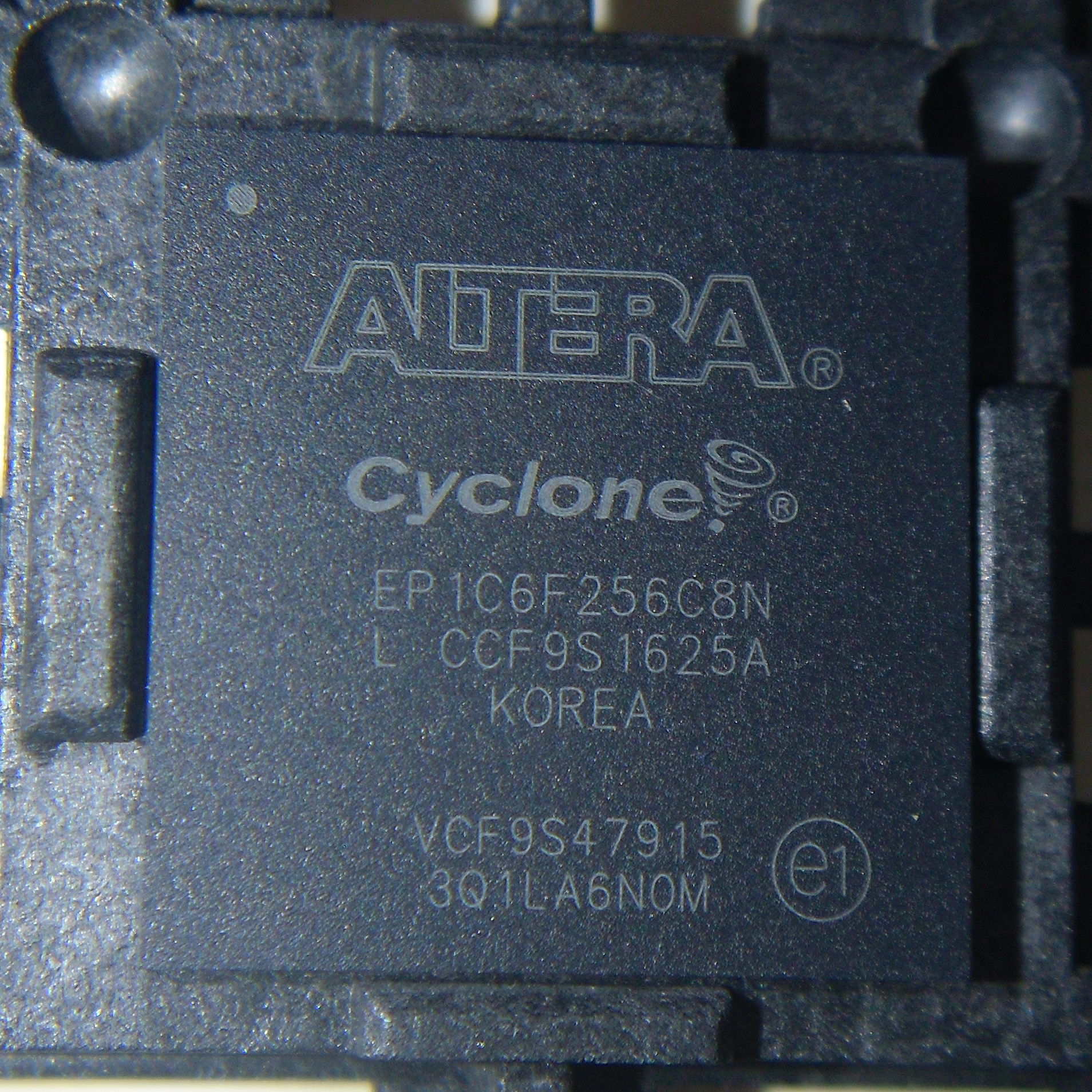 EP1C6F256C8N-Altera