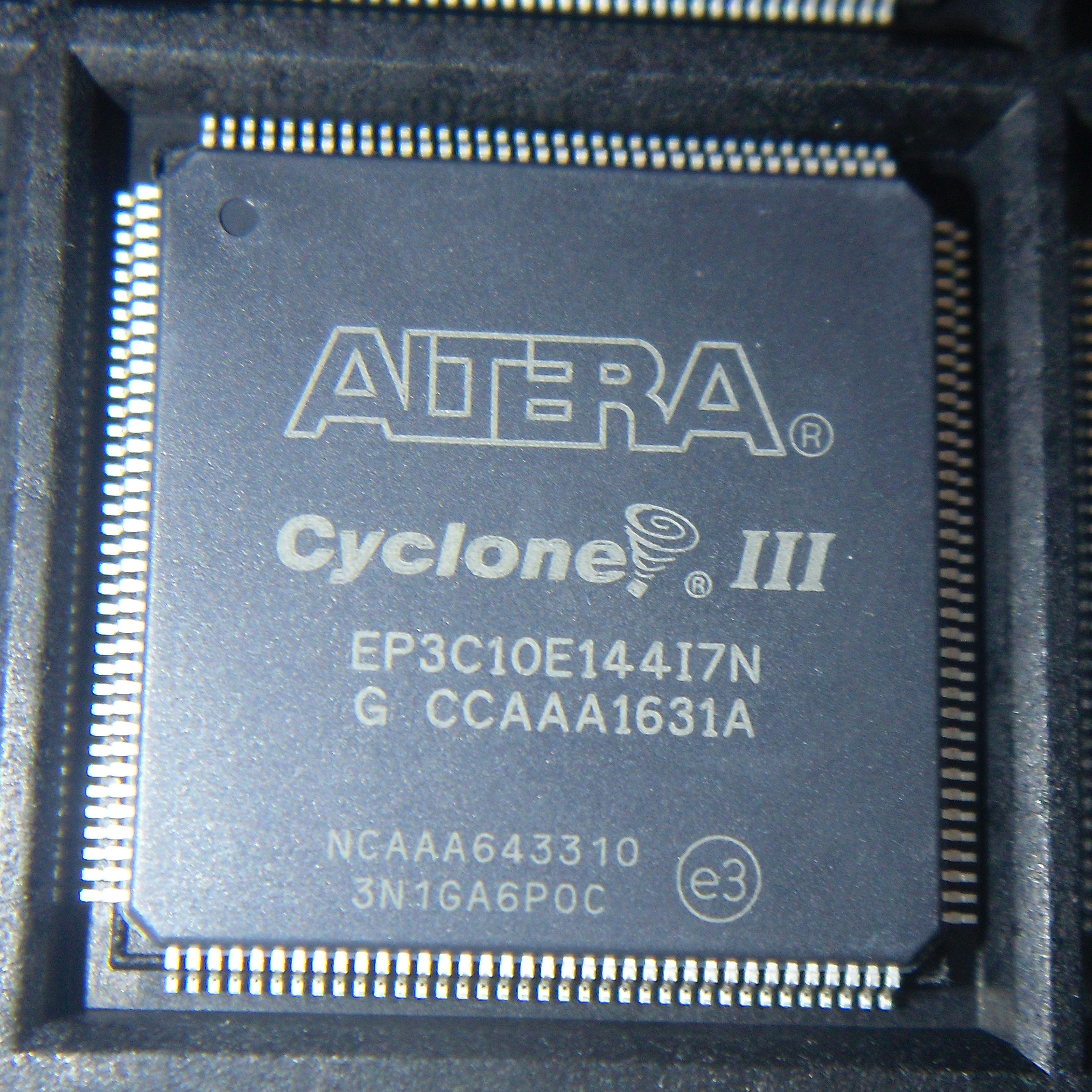 EP3C10E144I7N-Altera