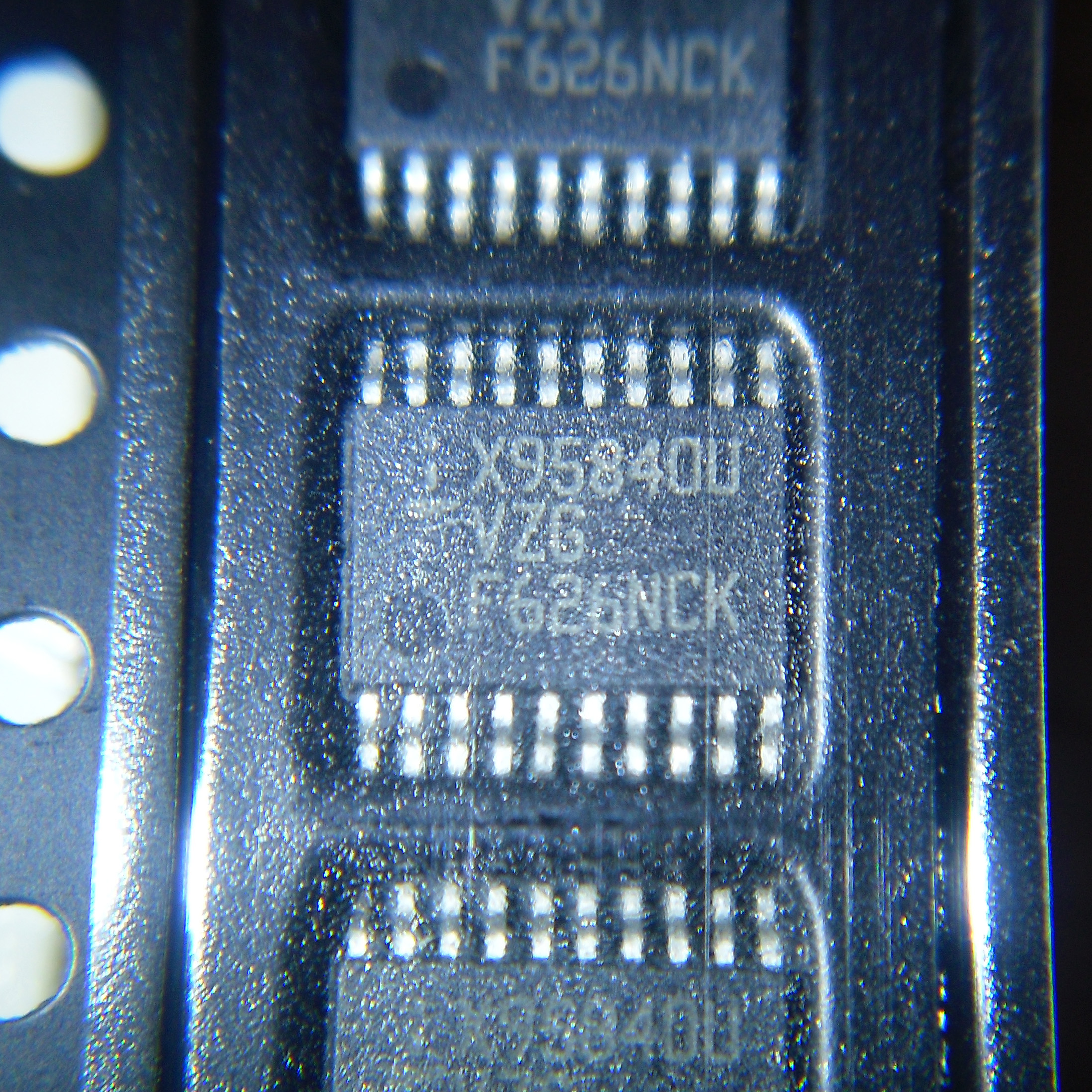 X95840UV20IZ-2.7-Intersil