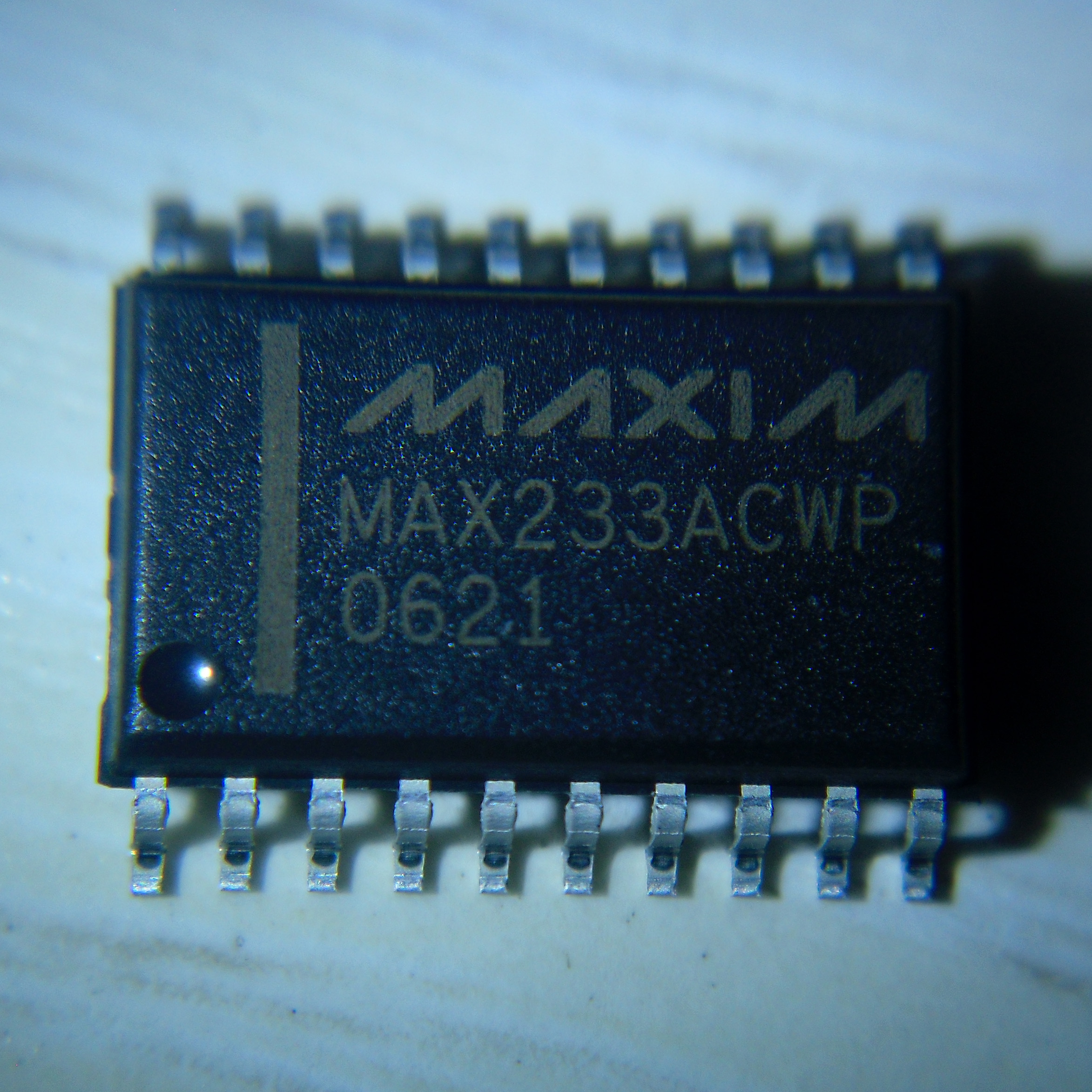 MAX233ACWP+G36-Maxim