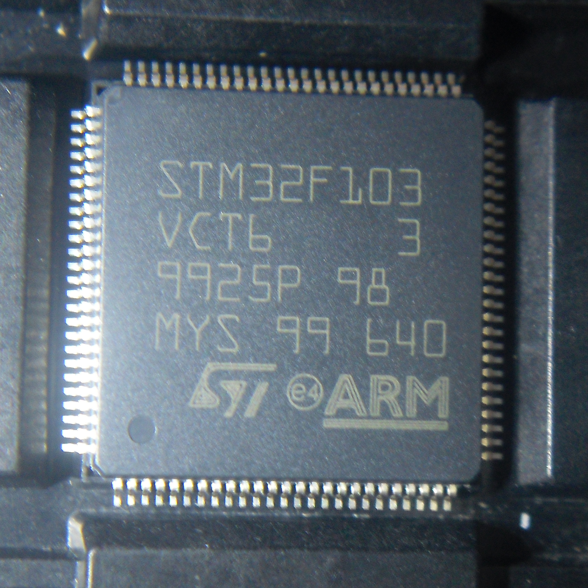 STM32F103VCT6-ST