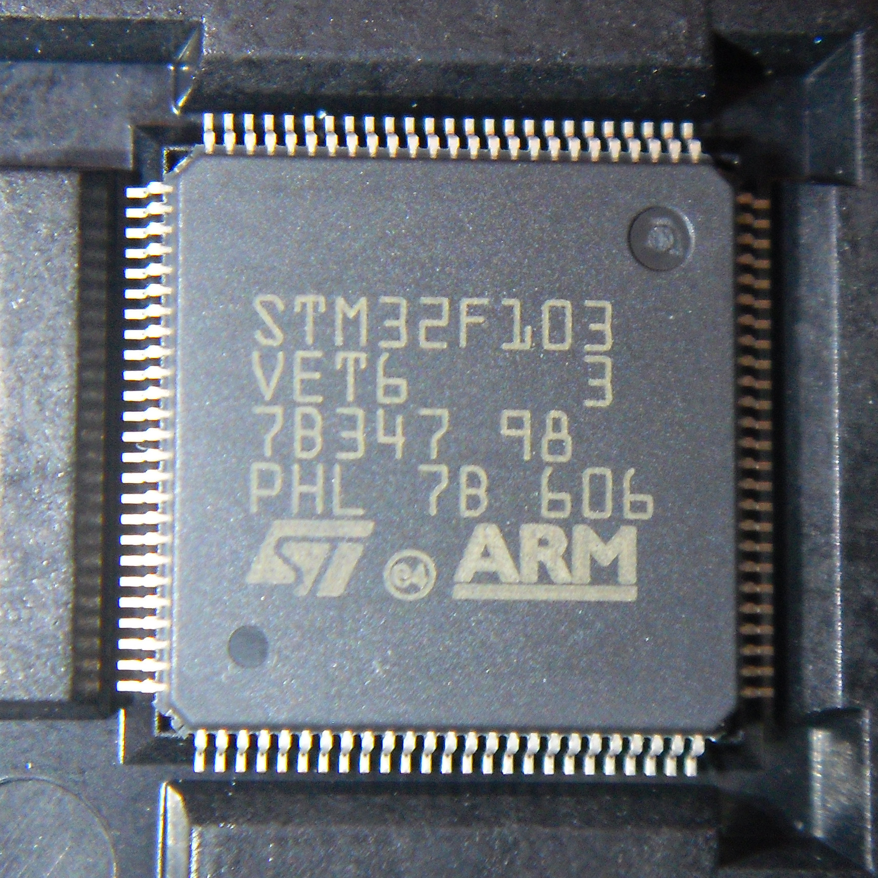 STM32F103VET6-ST