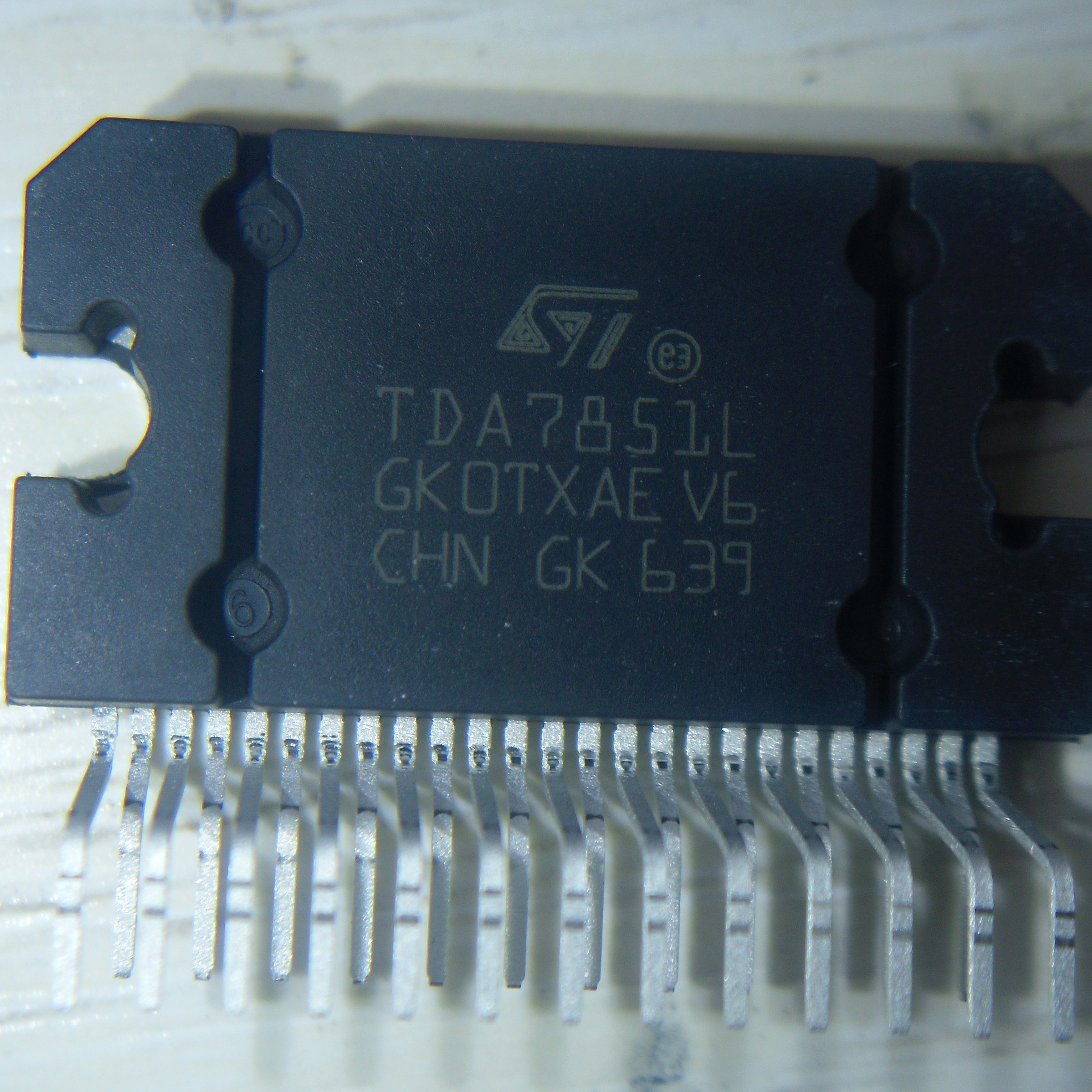 TDA7851L-ST